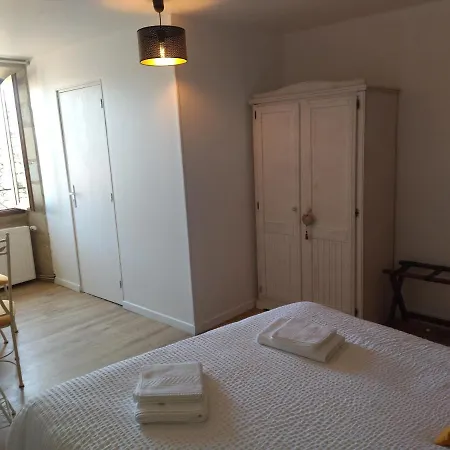 Le Pressoir D'hotes Bed & Breakfast 3*
